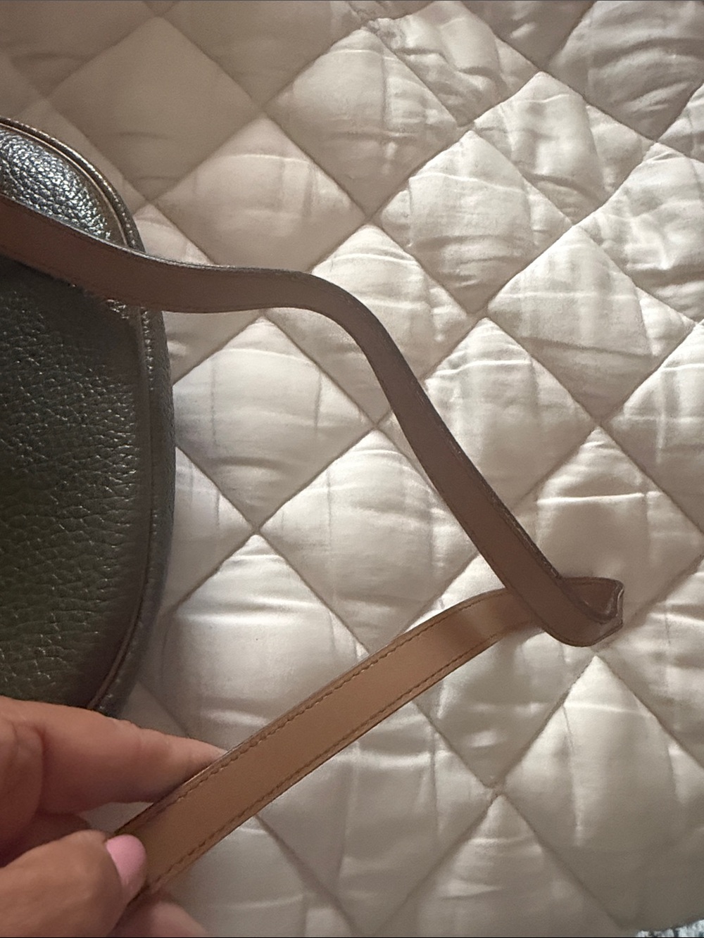 $310 TODAY Authentic Dior Olive Green Leather Crossbody Bag with Tan Trim - Picture 3 of 10
